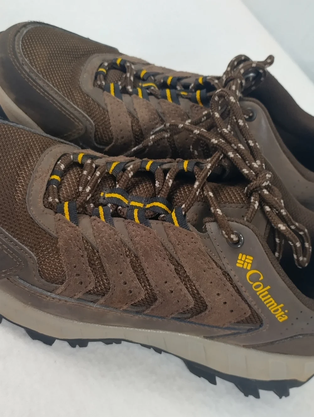 Columbia Mens Sz 7.5 Strata Trail Waterproof Outdoors Hiking Athletic Trainers